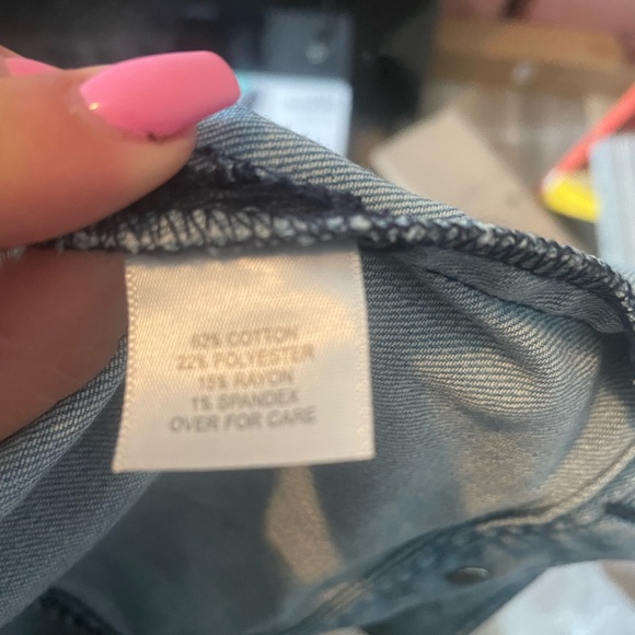 Women’s Light Wash Denim Jacket - Size L - Picture 4 of 4